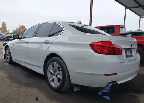 2013 BMW 528I из США, поврежденный, VIN WBAXG5C56DD233777